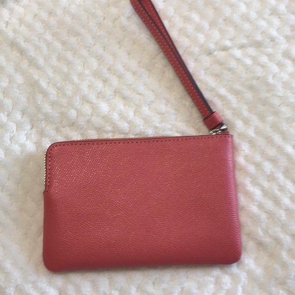 Coach corner zip wristlet - Picture 2 of 5